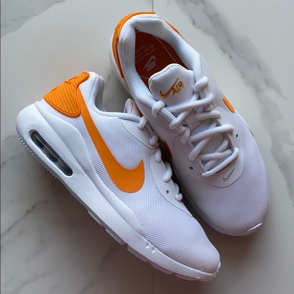 nike air max oketo 39